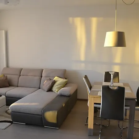 Panorama Apartment *