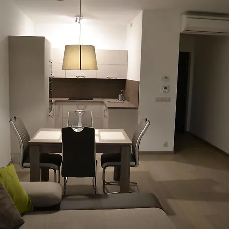 Panorama Apartment *